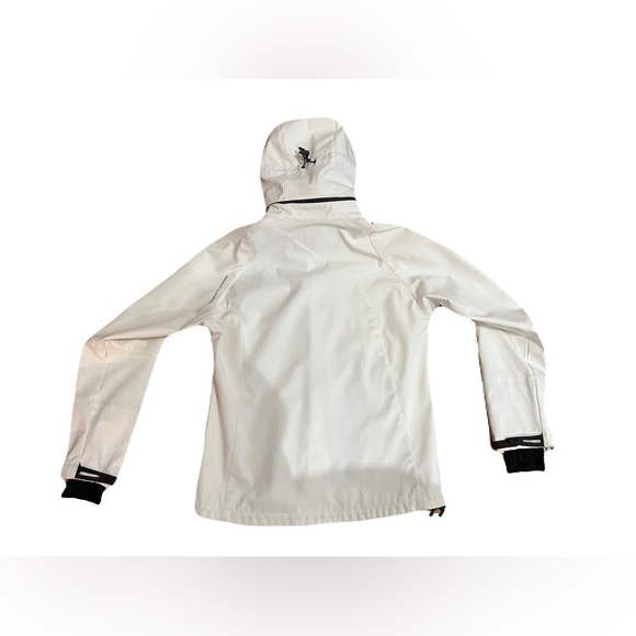 Millet Mountain By Experience women’s medium softshell jacket, white - Picture 9 of 10